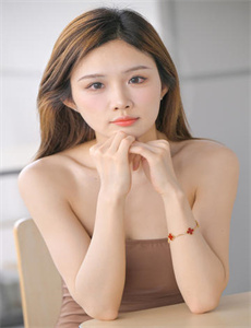 相亲2字幕/爸爸在下面撞我写着作业TXT